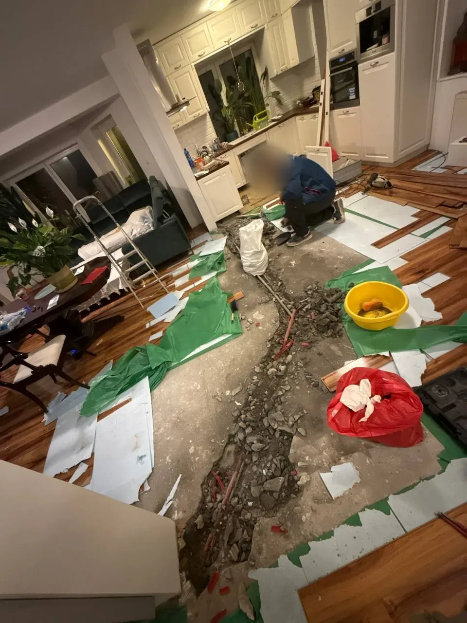 Duża przeróbka instalacji pod posadzką w mieszkaniu — DobryHydraulik Warszawa